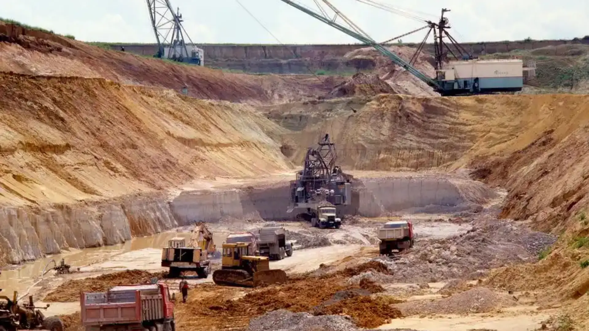 Large scale iron ore development